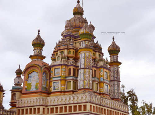Khandoba_Delawadi_Temple_2.jpg